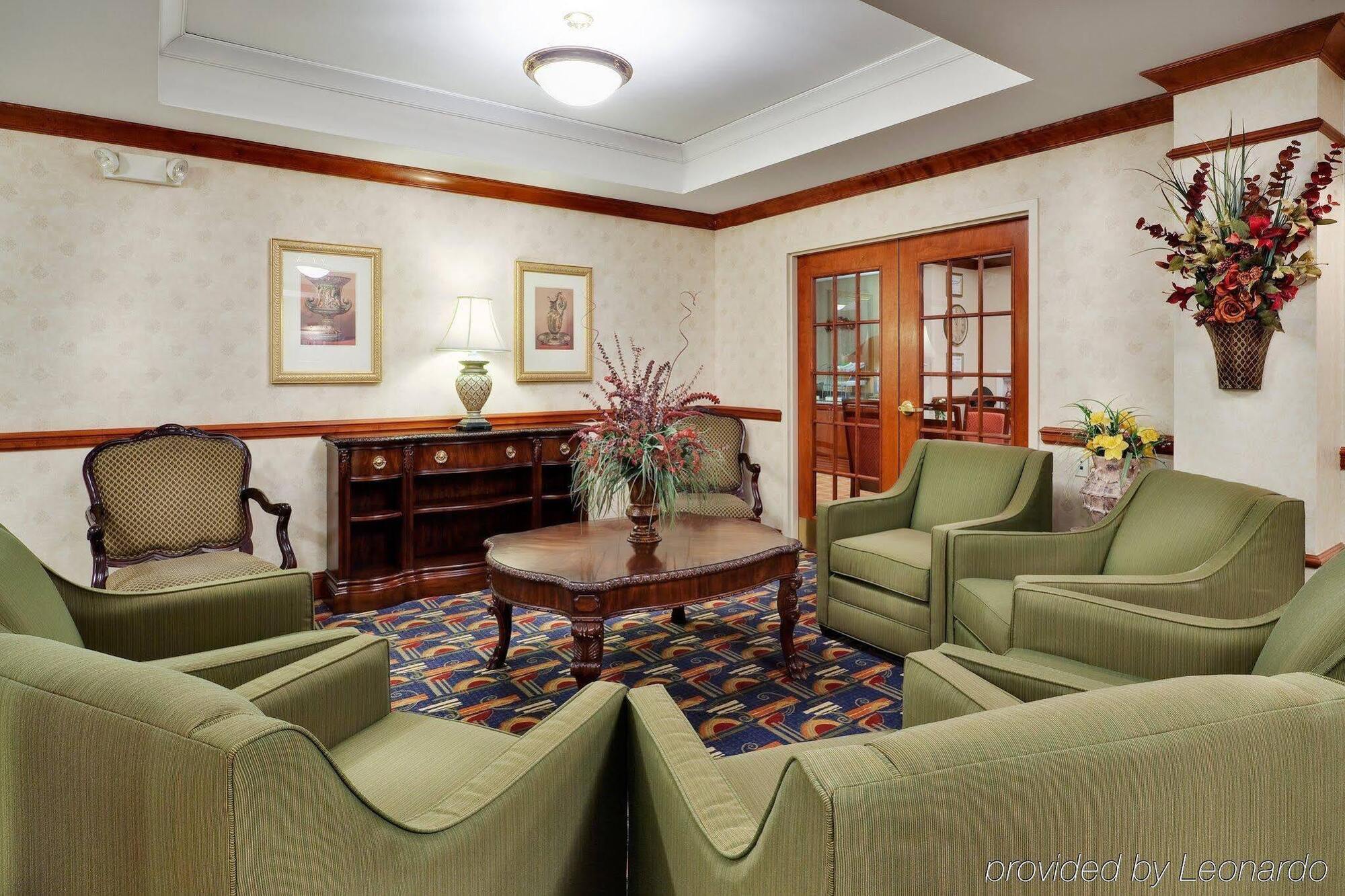 Express & By Ihg 2* Easton